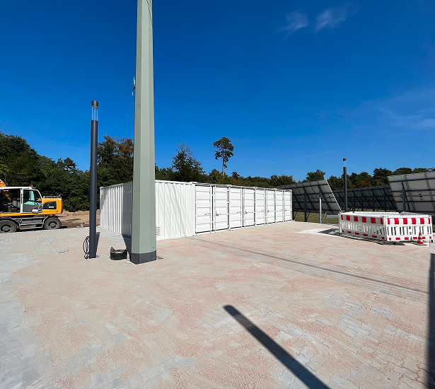 Delivered white plant container on the H<sub>2</sub>-in-the-Loop site.
